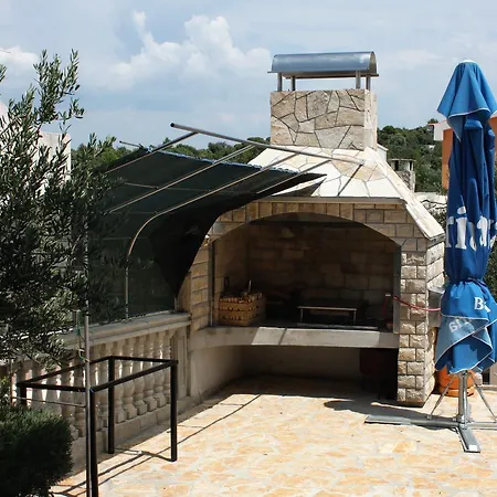 Jezera 5133b Tisno